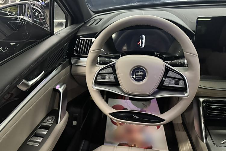 Used BYD Tang New Energy 2024 DM-i Glory Edition 112KM Prestige Model
