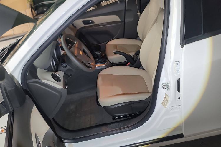 Used Chevrolet Cruze 2015 1.5L Classic SL MT
