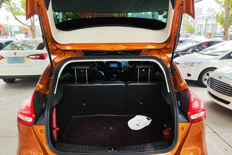 Used Ford Focus 2017 Hatchback 1.6L Automatic Fashion Edition Smart Drive Version
