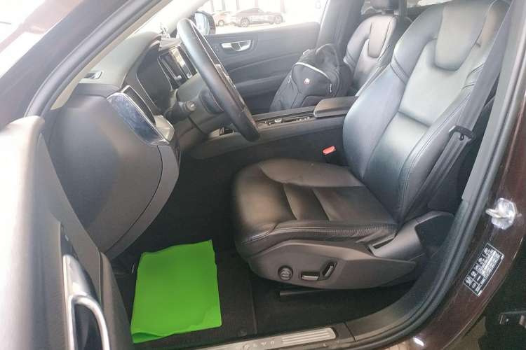 Used Volvo XC60 2018 T5 4x4 Zhiyi Edition
