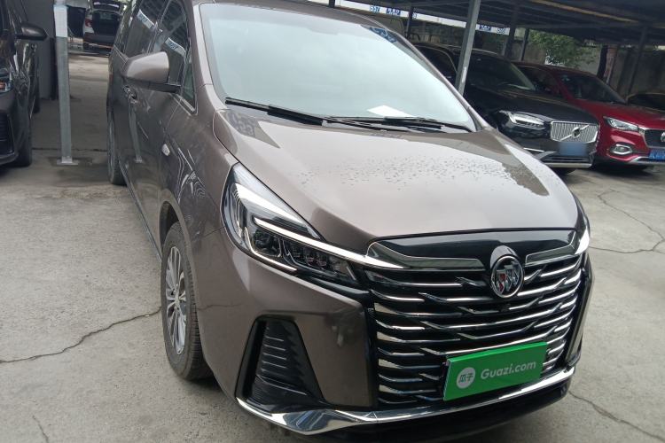 Used Buick GL8 2023 Facelifted Land Cruiser Executive Luxury Version
