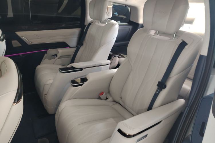 Used Buick Century 2023 2.0T Seven-Seater Yinshi Edition
