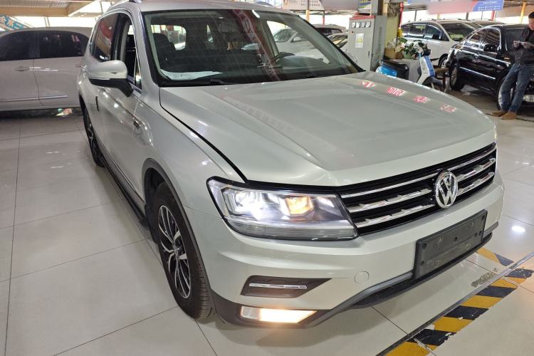 Used Volkswagen Tiguan L 2017 330TSI Automatic Two-Wheel Drive Comfort Edition