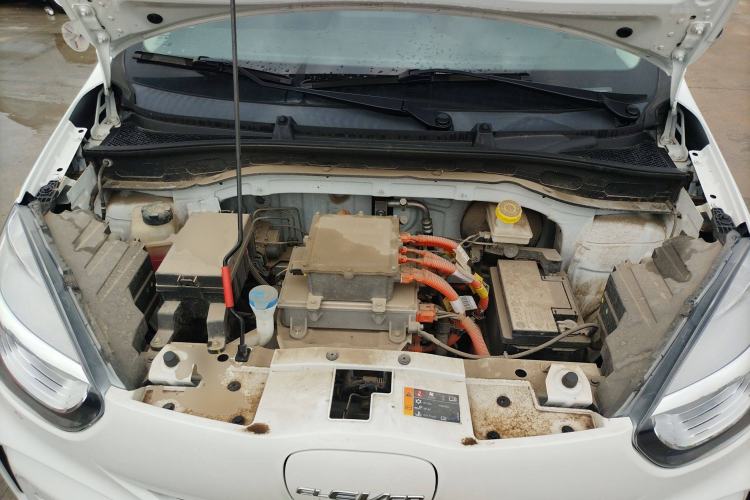 Used Roewe Clever 2021 302 km New Four-Seater Super-Efficient Version
