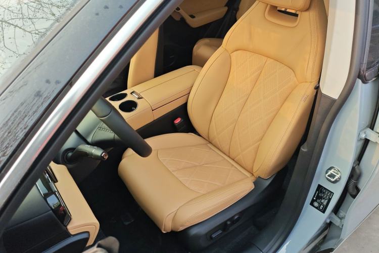 Used Leapmotor C11 2024 Range-Extended 300 Luxury Edition
