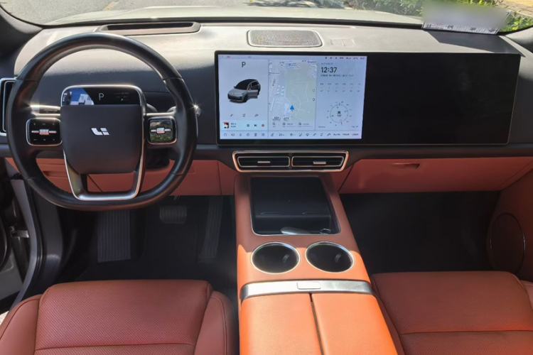 Used Li Auto L8 2023 Pro Model
