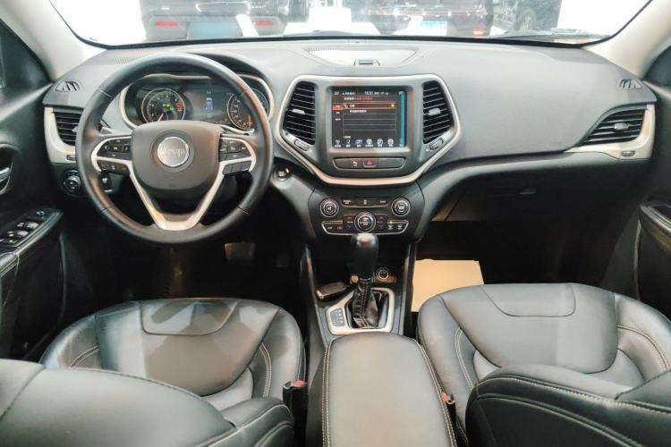 Used  Cherokee 2017 2.0L Superior Edition
