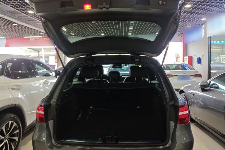 Used Mercedes-Benz GLC 2016 GLC 300 4MATIC Dynamic Model
