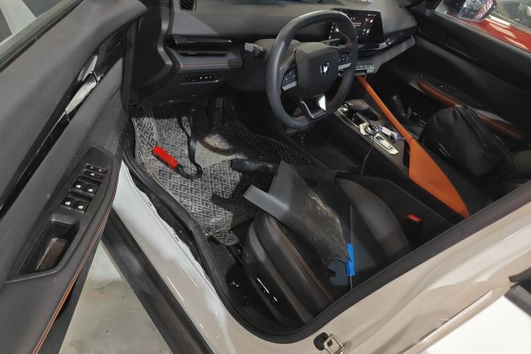 Used Changan UNI-V iDD 2023 Zhidian iDD 1.5T 113km Smart & Fun Version (Rapid Edition)
