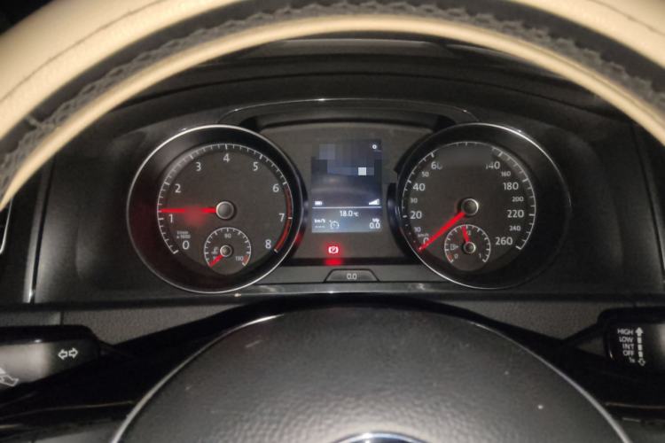 Used Volkswagen Golf 2017 230TSI Automatic Luxury Million-Vehicle Commemorative Edition
