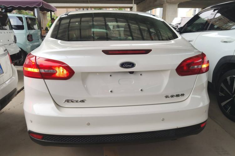 Used Ford Focus 2018 Sedan Classic 1.6L Automatic Comfort Plus Smart Drive Version
