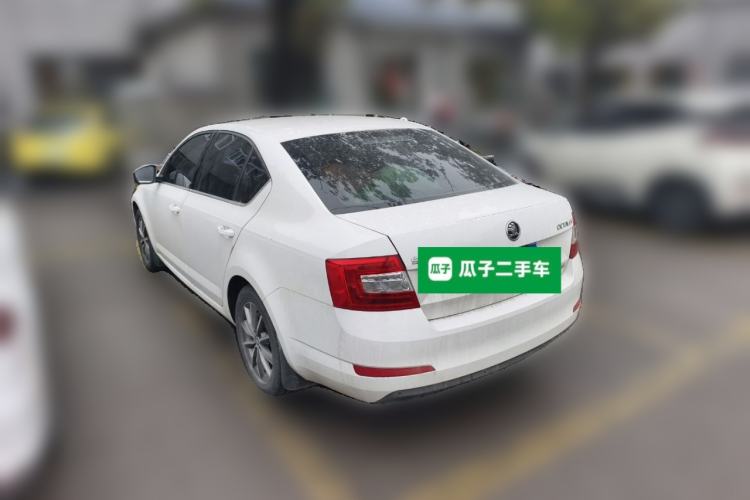 Used Skoda Octavia 2017 Classic Model 1.6L Manual Comfort Edition