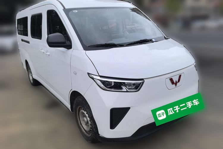 Used Wuling Yangguang 2024 300km Comfort-Grade Passenger Van 60kW
