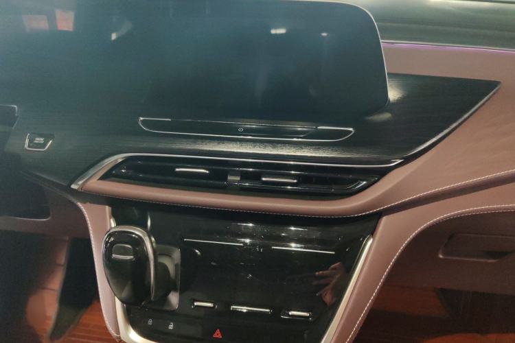 Used Buick GL8 2022 Avenir Aivia 7-Seater Deluxe Edition