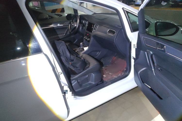 Used Volkswagen Golf Sportsvan 2018 230TSI Automatic Luxury Model
