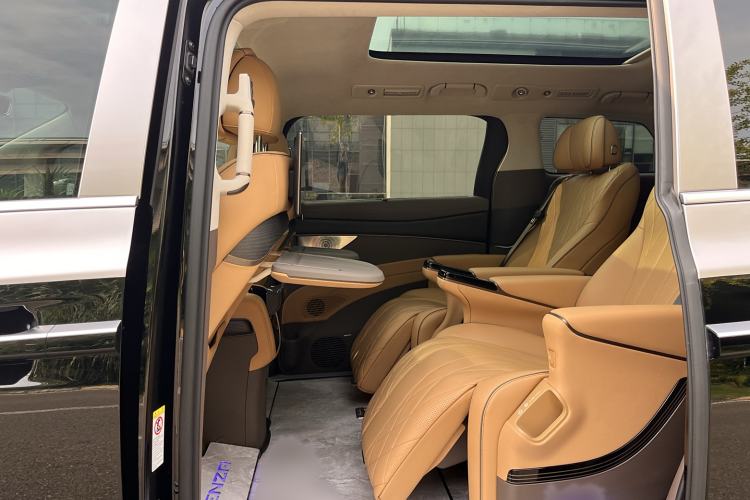 Used Denza D9 2022 DM-i 970 Four-Wheel Drive Flagship Model
