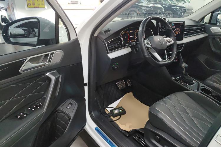 Used Volkswagen Tiguan L 2024 300TSI Automatic Two-Wheel Drive Smart Edition
