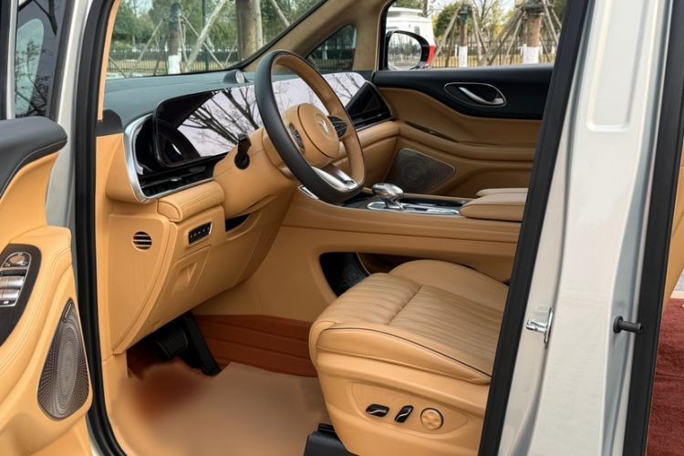 Used VOYAH Dream 2024 PHEV Ultra-Long Range Flagship Edition