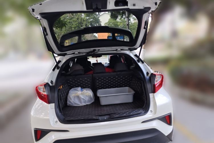 Used Toyota C-HR 2018 2.0L Leading with Sunroof China V Standard