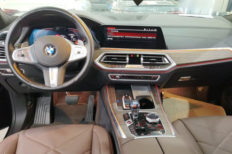 Used BMW X5 2022 xDrive 40Li M Sport Package