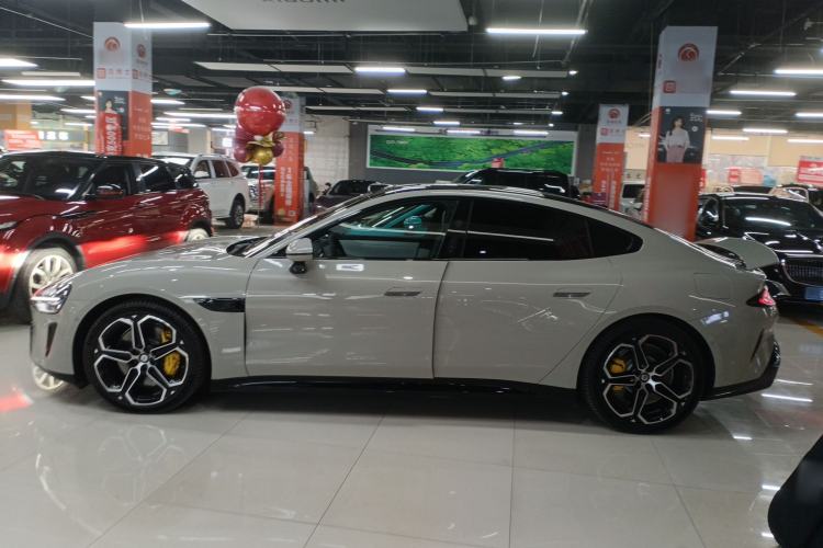 Used  SU7 2024 Four-Wheel Drive Ultra-Long Range Advanced Intelligent Driving Max Edition
