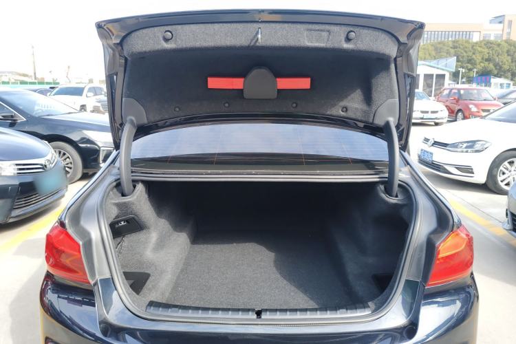 Used BMW 5 Series 2018 Restyled 530Li Leading Edition M Sport Package
