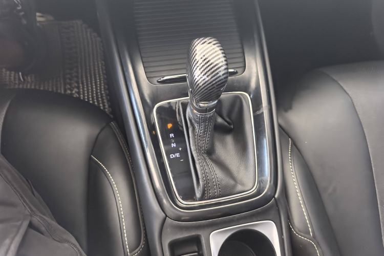 Used Roewe i5 2020 1.5L Automatic 4G Connect Luxury Flagship Edition
