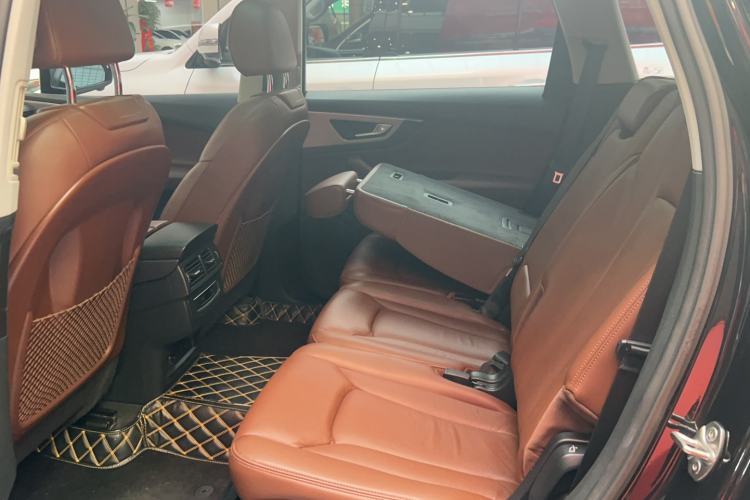 Used Audi Q7 2019 45 TFSI Comfort Model
