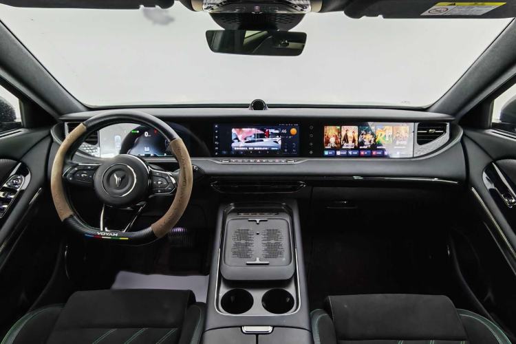 Used VOYAH FREE 2025 318 259 km All-Wheel-Drive Exploration Edition
