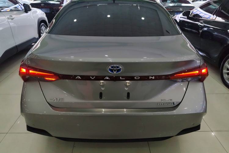 Used Toyota Avalon 2019 Dual-Engine 2.5L XLE Prestige Version China VI Standard