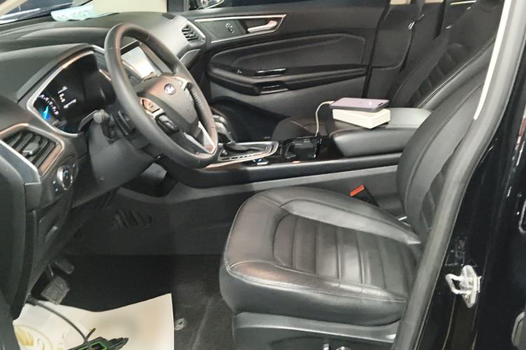 Used Ford Edge 2016 EcoBoost 245 Two-Wheel-Drive Titanium 7-Seater
