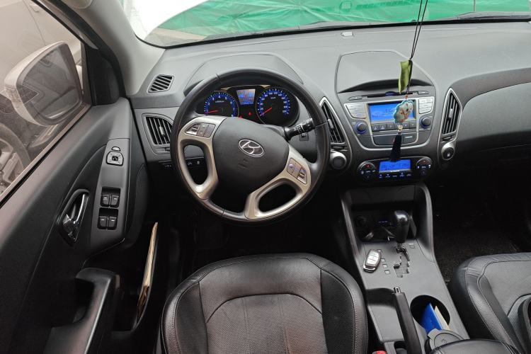 Used Hyundai ix35 2013 2.0L Automatic Two-Wheel Drive Smart GLS China IV Standard
