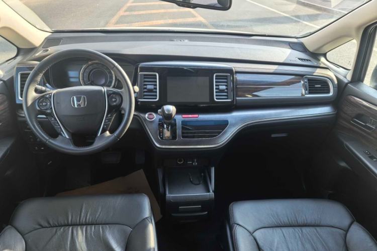Used Honda Elysion 2016 2.4L Luxury Edition
