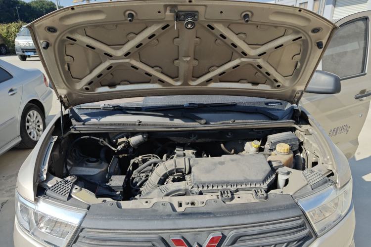 Used Wuling Hongguang V 2019 1.5L Jingqu Edition Sealed-Window Vehicle China VI LAR
