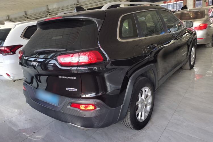 Used  Cherokee 2016 2.4L Professional Smart Version