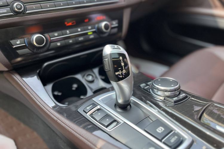 Used BMW 5 Series 2014 525Li Luxury Design Package
