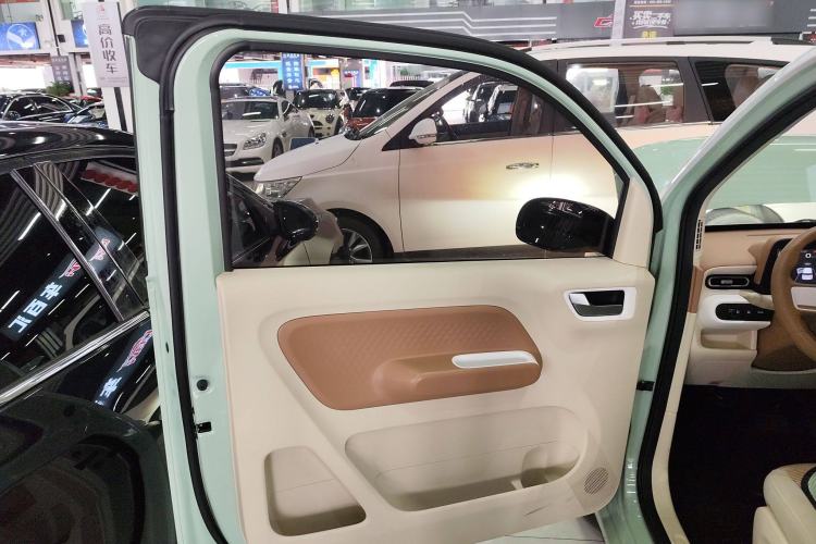 Used Wuling Hongguang MINIEV 2024 3rd Generation 215km Advanced Version
