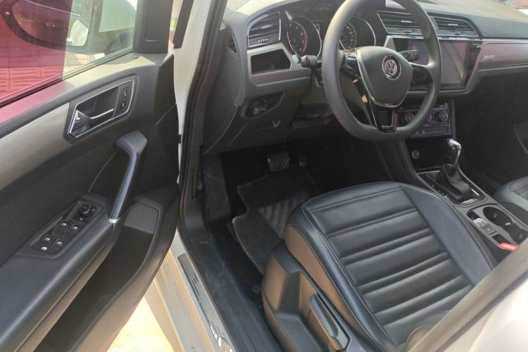 Used Volkswagen Touran 2016 Volkswagen Touran L 280TSI DSG Comfort Edition
