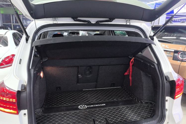 Used Volkswagen Tiguan 2017 300TSI Automatic Two-Wheel Drive Silk Road Luxury Edition
