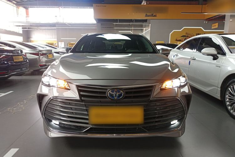 Used Toyota Avalon 2019 Dual-Engine 2.5L Luxury Edition China VI Standard
