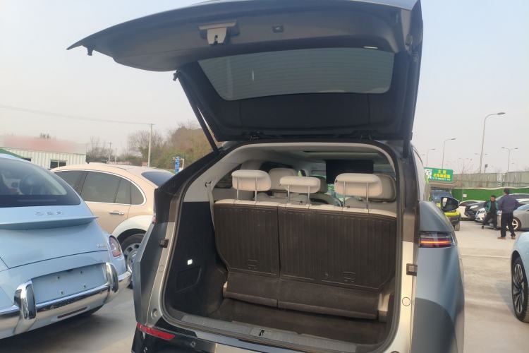 Used XPeng X9 2025 650 Long-Range Max
