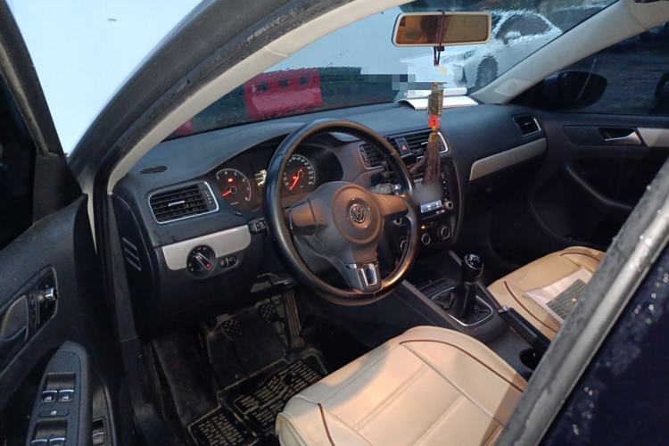 Used Volkswagen Sagitar 2014 Revised Version 1.6L Manual Comfort Edition
