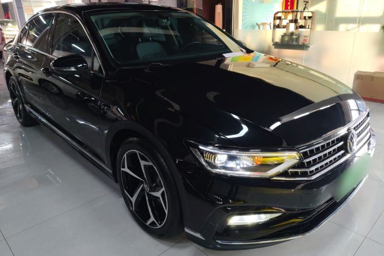 Used Volkswagen Magotan 2023 2 Million Units Limited Edition 330TSI DSG Leading Version