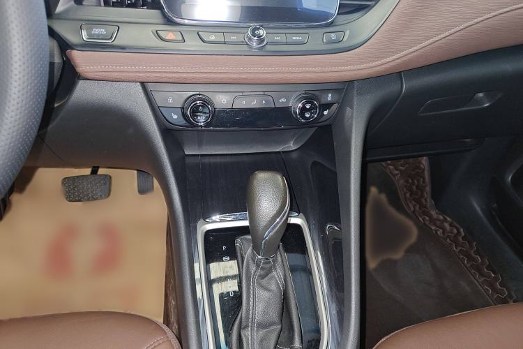 Used Buick GL6 2019 18T 6-Seater Connected Luxury Version China VI Standard
