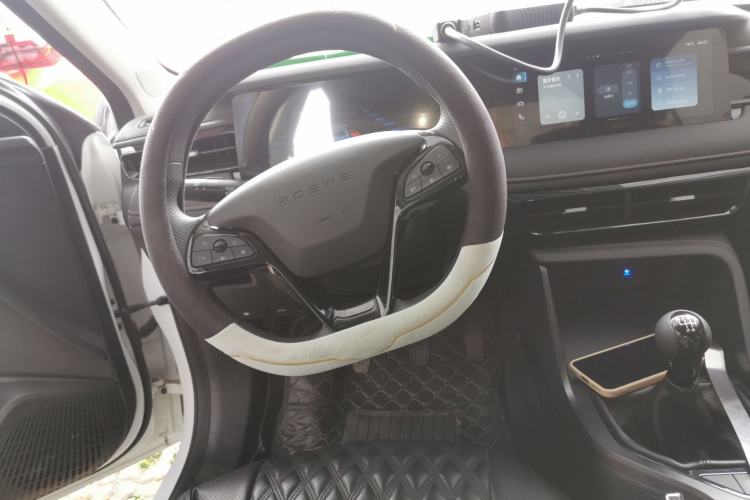 Used Roewe i5 2023 1.5L Manual Comfort Edition
