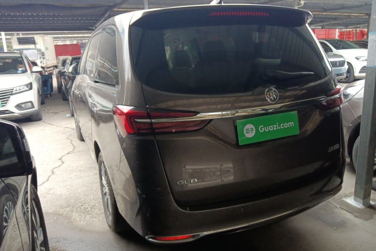 Used Buick GL8 2023 Facelifted Land Cruiser Executive Luxury Version
