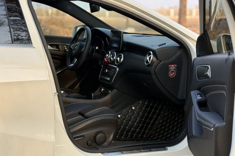 Used Mercedes-Benz A-Class 2017 Revised Version A 200 Fashion Edition
