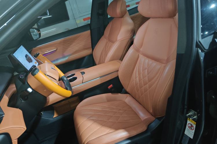 Used  S07 2023 200Max Range-Extended Version
