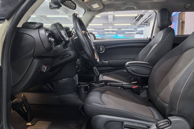 Used  MINI 2018 1.5T ONE
