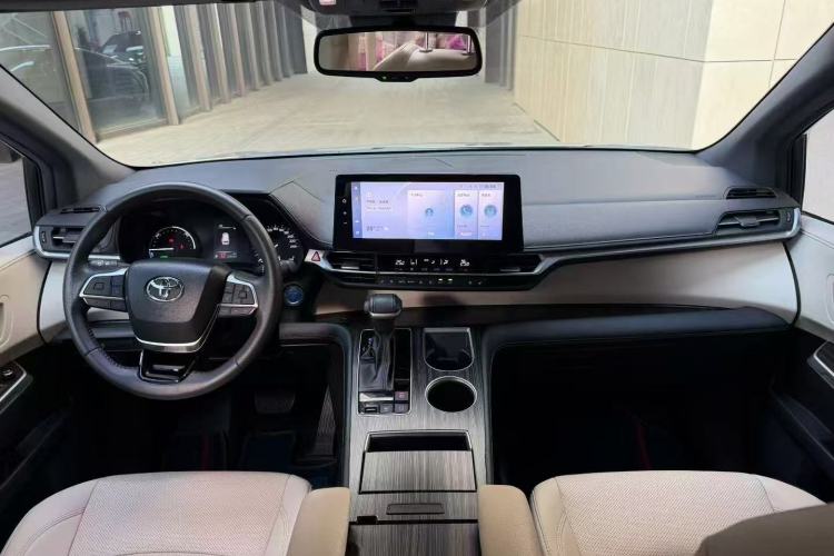 Used Toyota Sienna 2021 2.5L Hybrid Premium Edition
